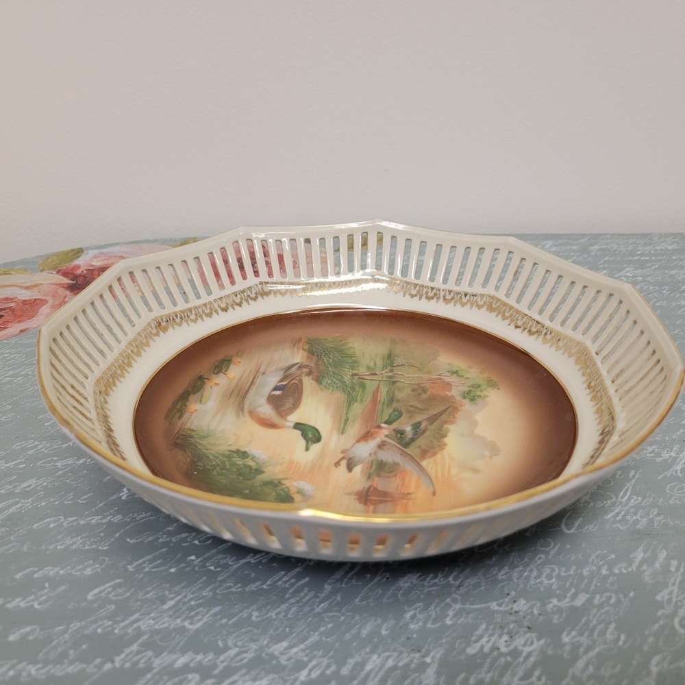 Antique Pierced Edge Bavarian Crown Duck Scene 9" Serving Bowl Germany  1cnt26JJ - Picture 4 of 7